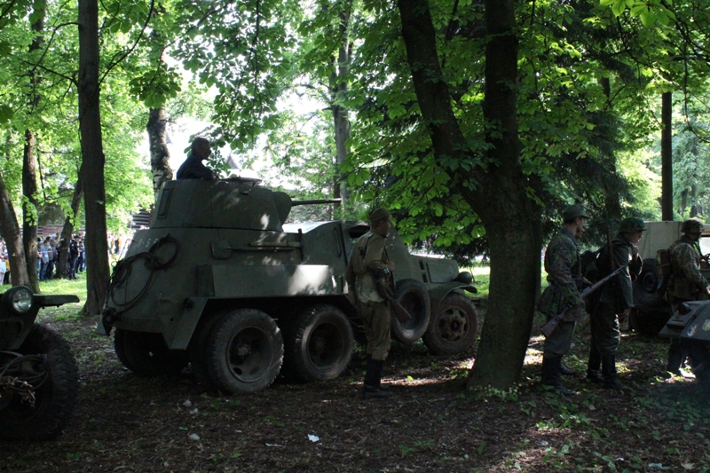 В Івано-Франківську відбулися Марш Слави УПА та реконструкція бою вояків УПА проти Вермахту 